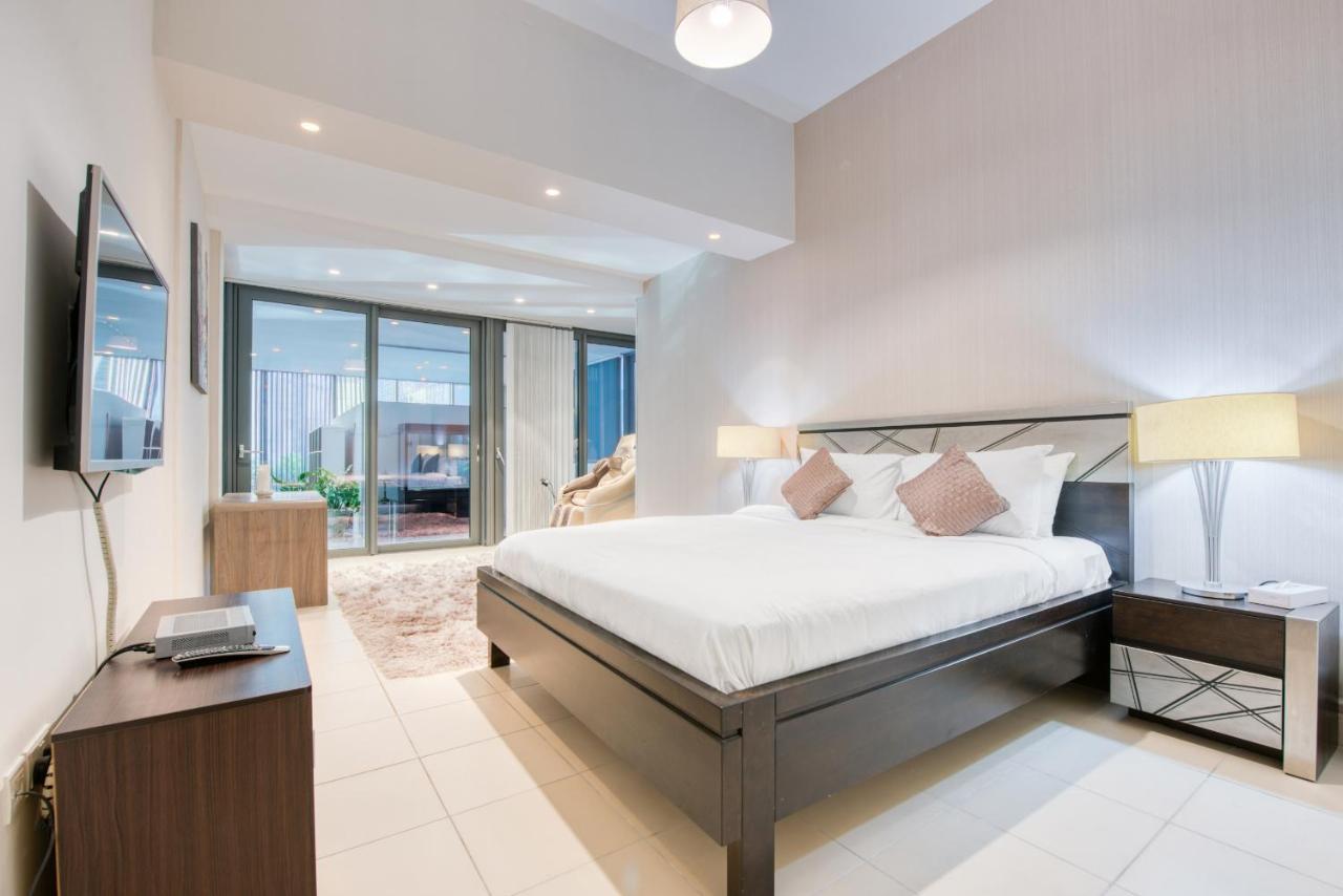 Maison Privee - Big, Bright, Luxury Marina Views Apt Next To Beach Dubai Eksteriør billede
