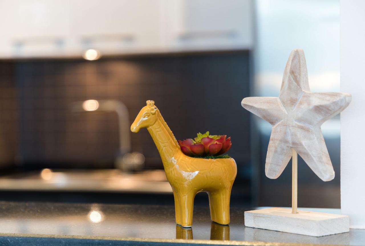Maison Privee - Big, Bright, Luxury Marina Views Apt Next To Beach Dubai Eksteriør billede